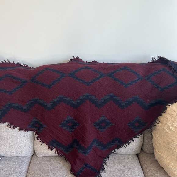 Aritzia scarf - Picture 2 of 2